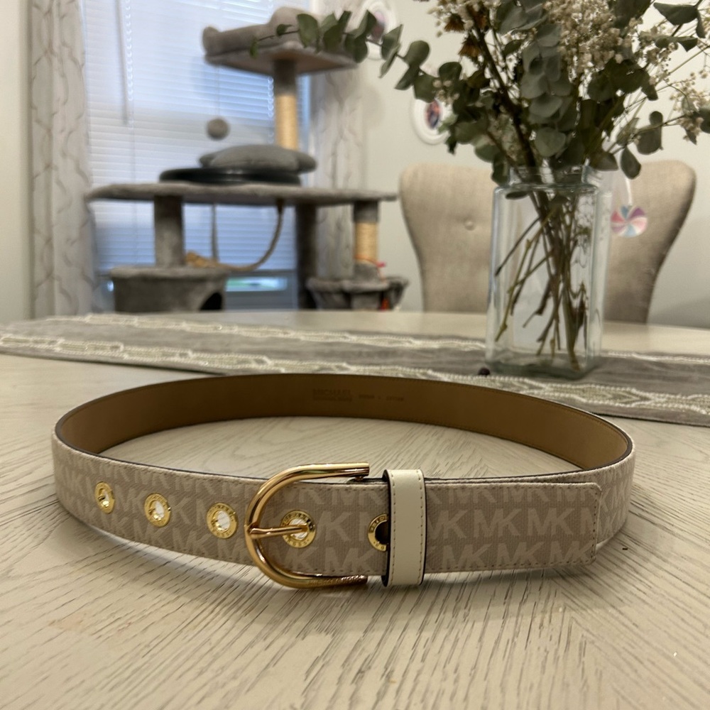 Michael Kors Cream and Gold Designer Belt - Picture 5 of 5